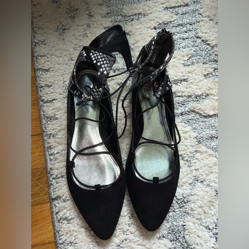 Jennifer Lopez zip up flats size 8.5